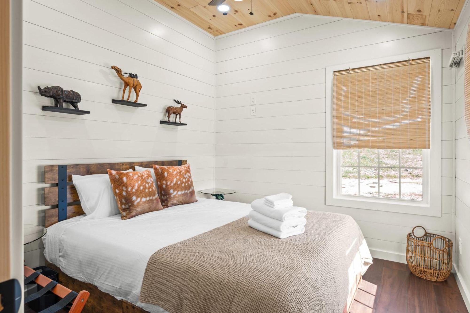The Lodges At Eden Reserve - Cabins Near Ark 윌리엄스타운 외부 사진