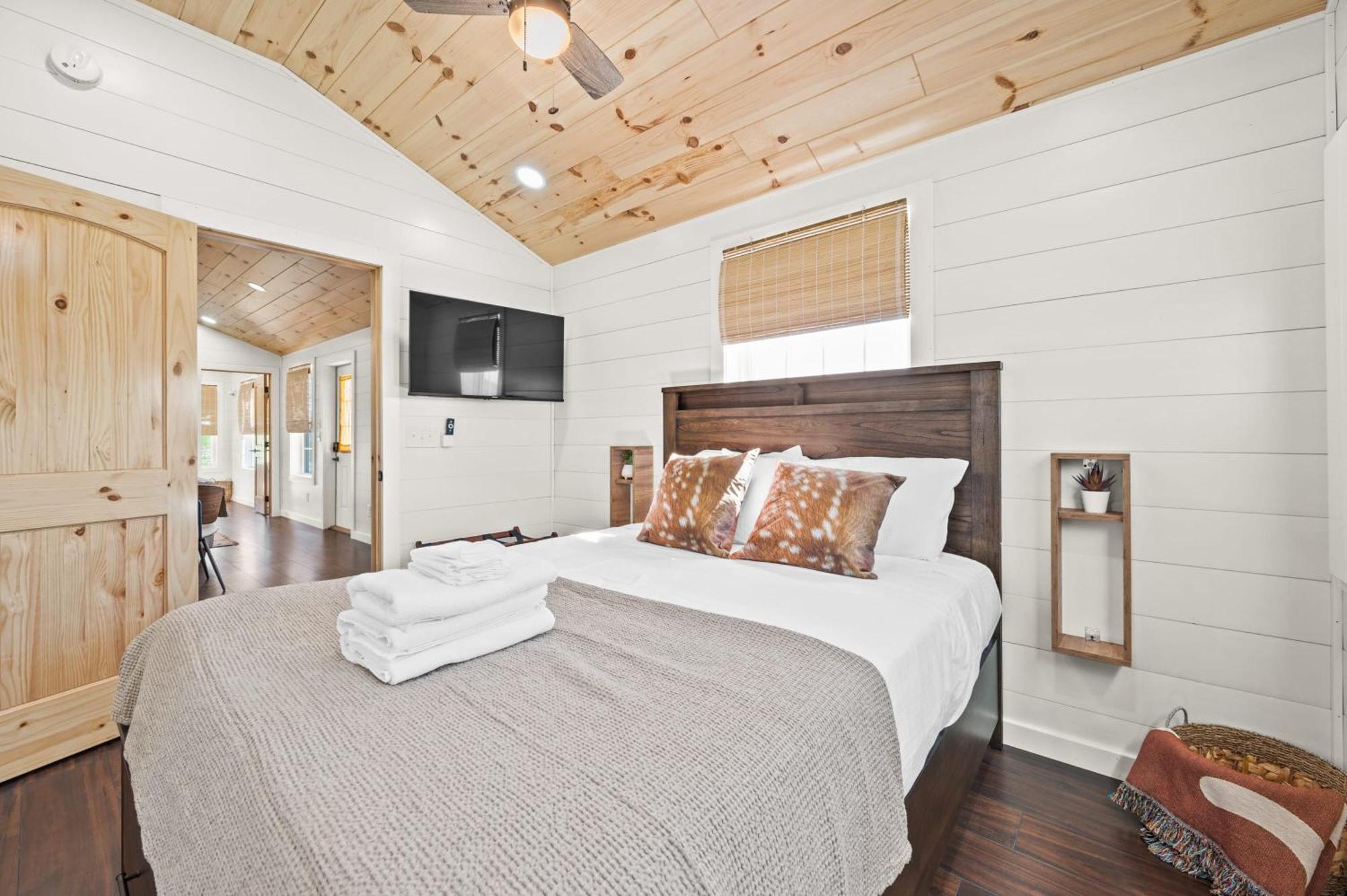 The Lodges At Eden Reserve - Cabins Near Ark 윌리엄스타운 외부 사진